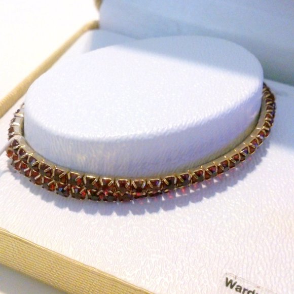 Red Rhinestone Gold Tone NIB Demi Parure Set Social Gallery - Picture 4 of 4